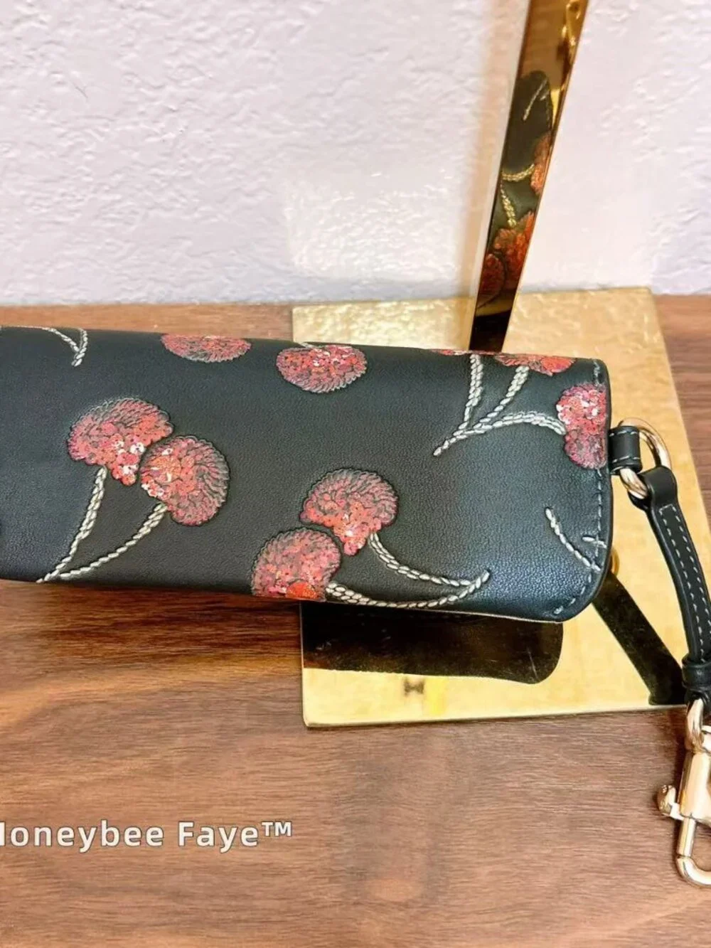 Coach nwt sunglass